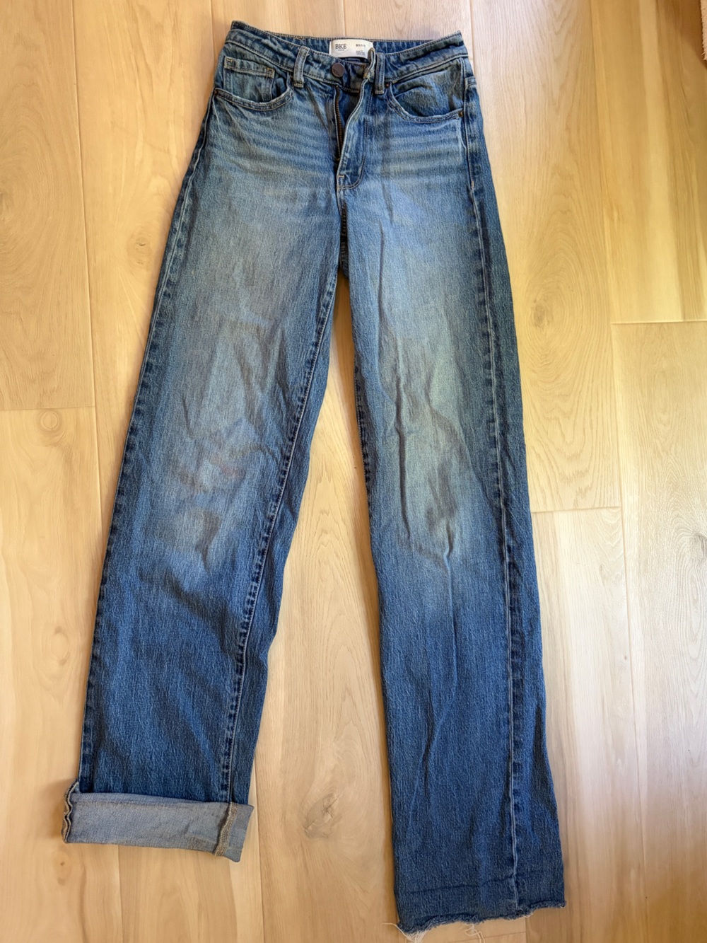 BKE Women’s Straight Leg Jeans in Medium Blue Wash